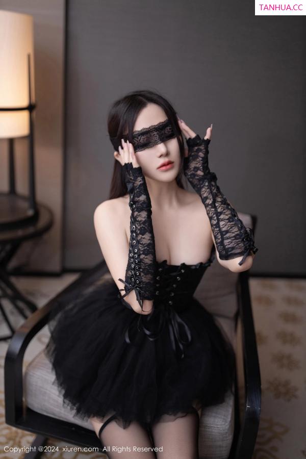 鱼子酱fish  [XiuRen]高清写真图 2024.03.01 No.8166 鱼子酱Fish 黑丝性感第31张图片